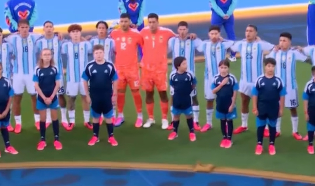 Argentina national team players vacations, Lionel Messi flying to Rosario