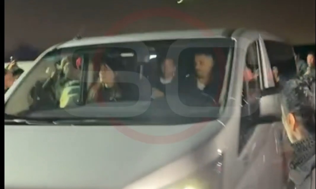 Lionel Messi lands in Rosario, Argentina after World Cup final